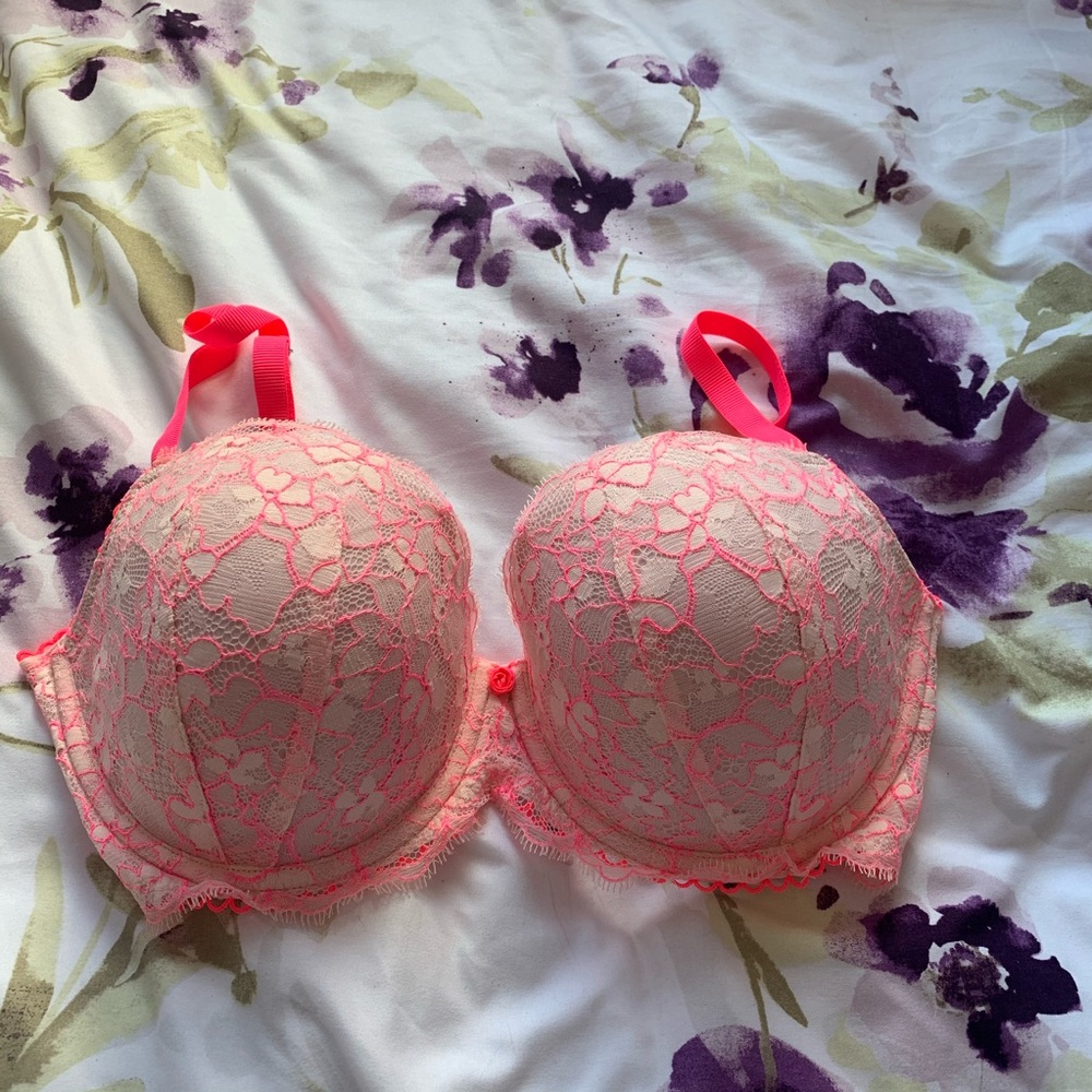 Victoria’s Secret Pink Lace Demi Bra - 32DDD
